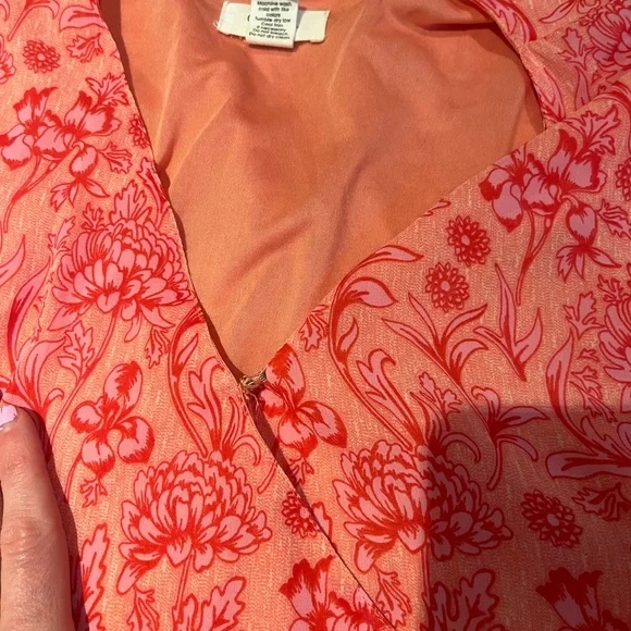 Floral hot pink blouse - Picture 3 of 4